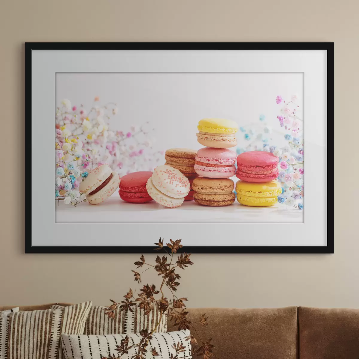 Poster Macarons de colores entre delicadas flores f37757