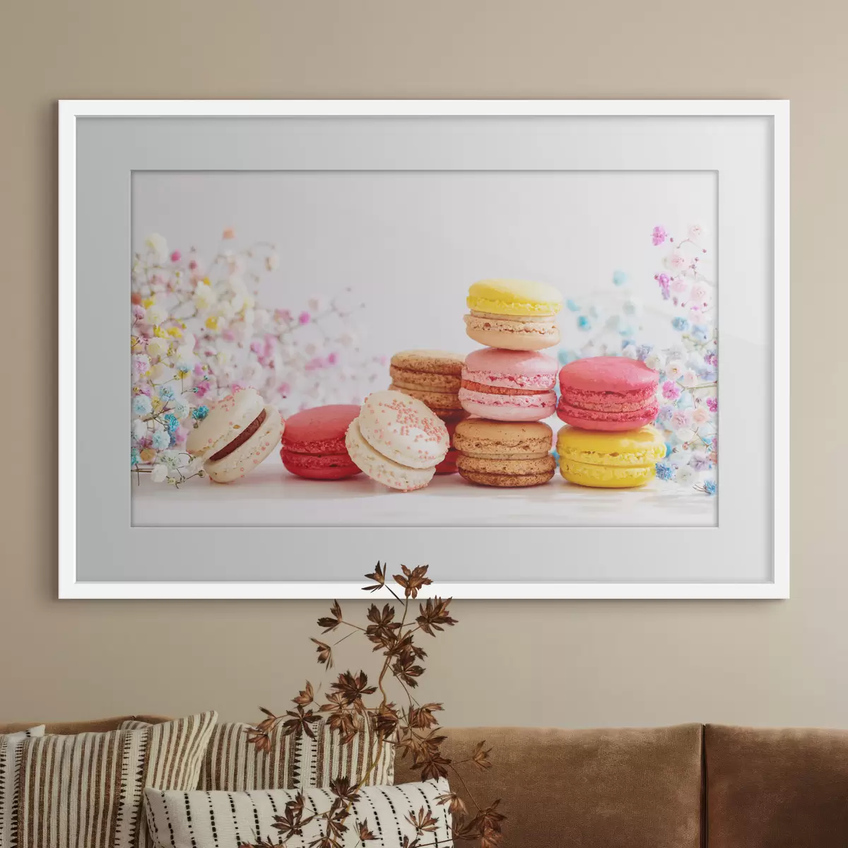 Poster Macarons de colores entre delicadas flores f37757