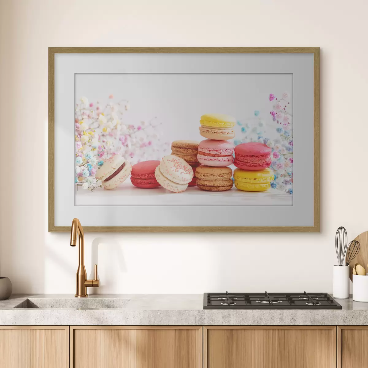 Poster Macarons de colores entre delicadas flores f37757