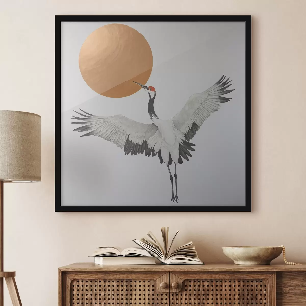 Poster Una grulla volando hacia el sol f38195