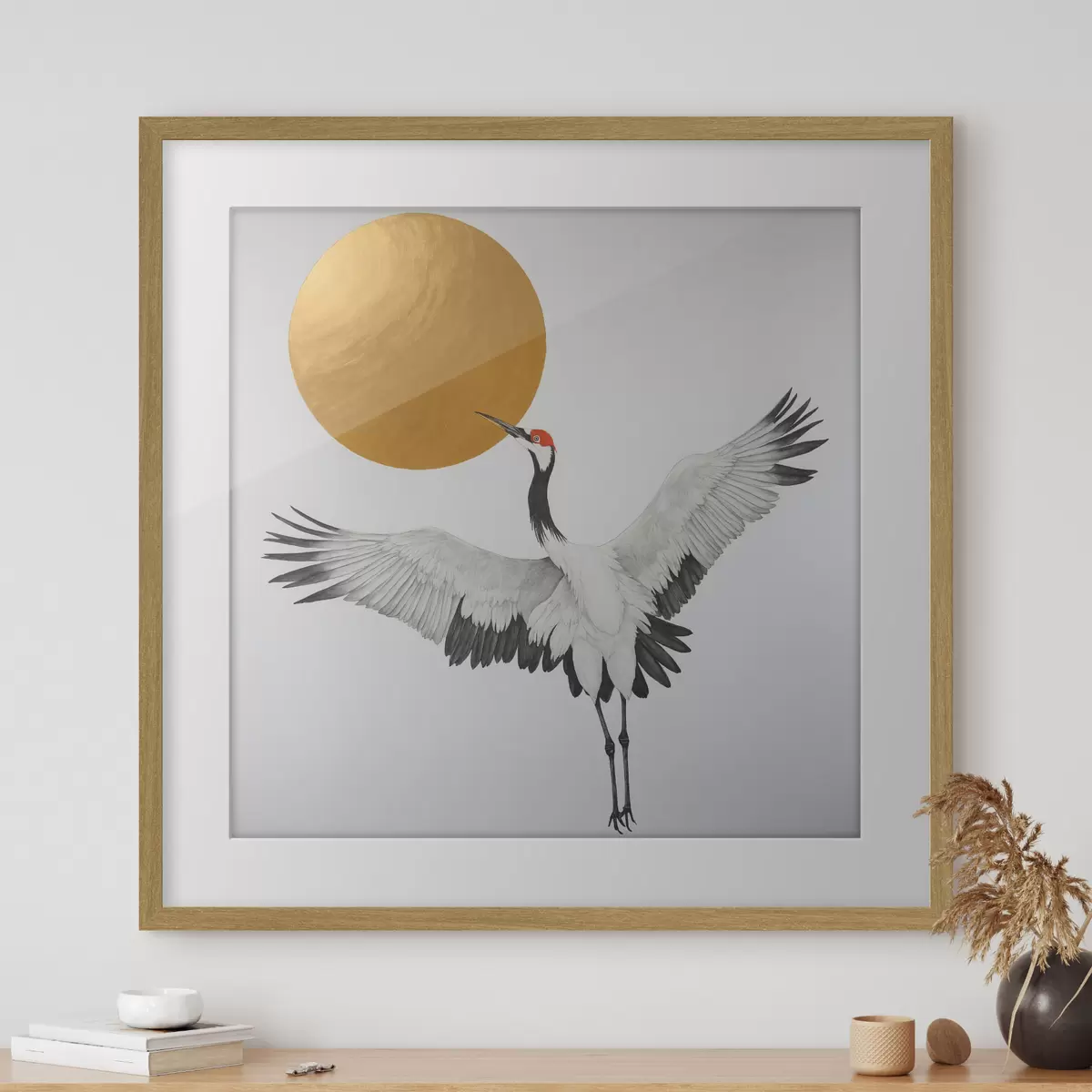Poster Una grulla volando hacia el sol f38195