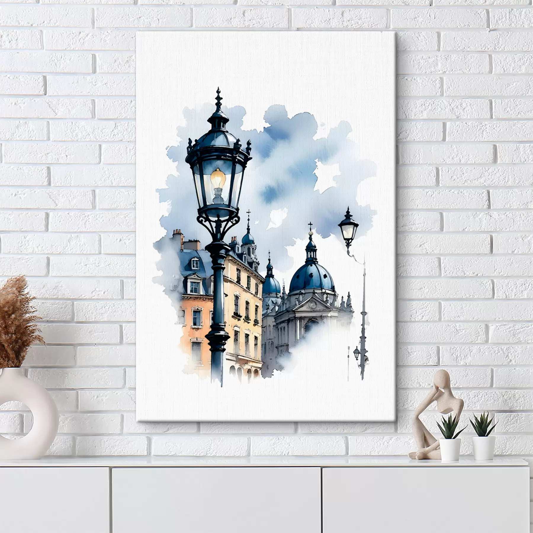 murales de pared Una farola ornamentada con un edificio en forma de cúpula en un día nublado s38364