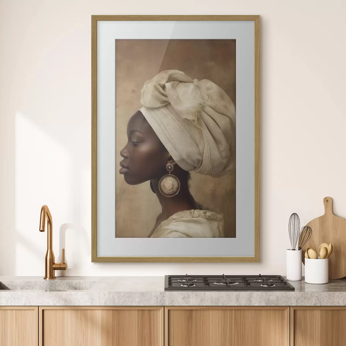 Poster retrato beige de una mujer de estilo africano de perfil con grandes pendientes f26120