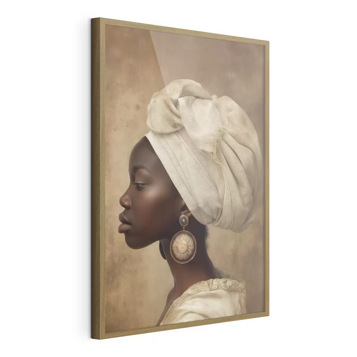 Poster retrato beige de una mujer de estilo africano de perfil con grandes pendientes f26120