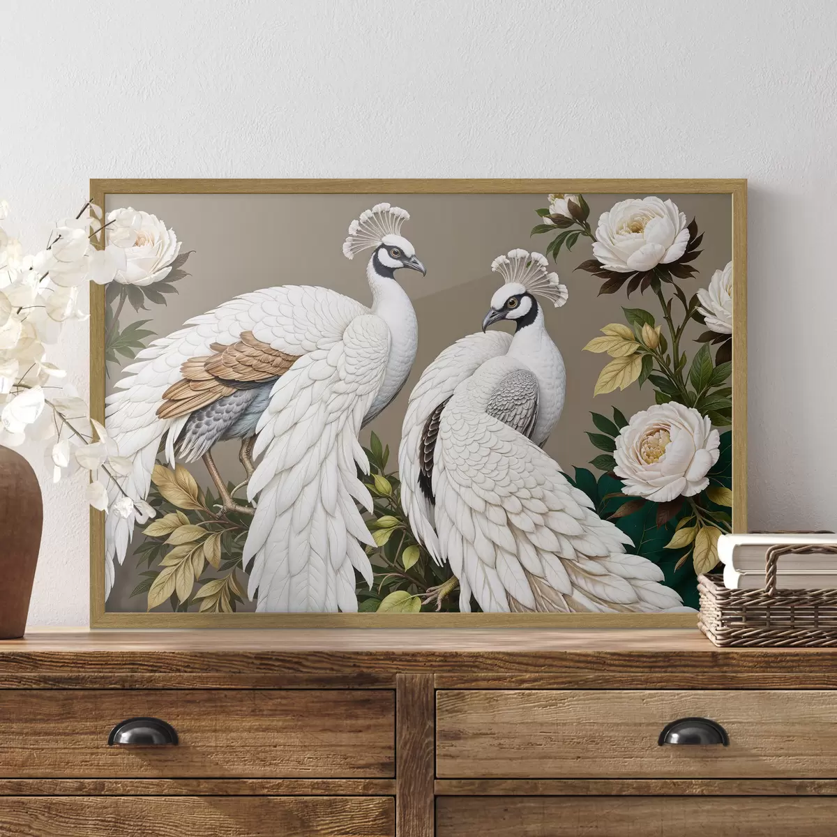 Poster Dos pavos reales blancos con plumas adornadas posados en una rama con flores f40022