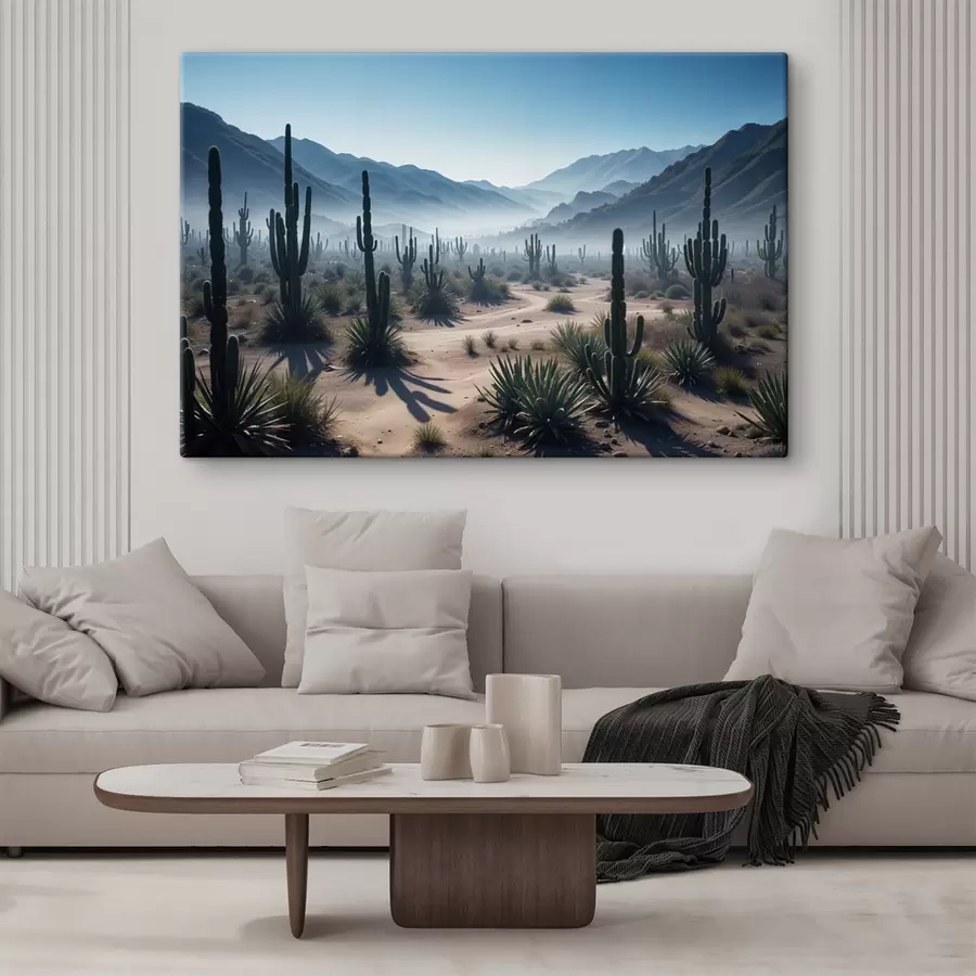 murales de pared Un paisaje desértico con altos cactus y plantas de yuca en primer plano, rodeado de montañas brumosas. s40153