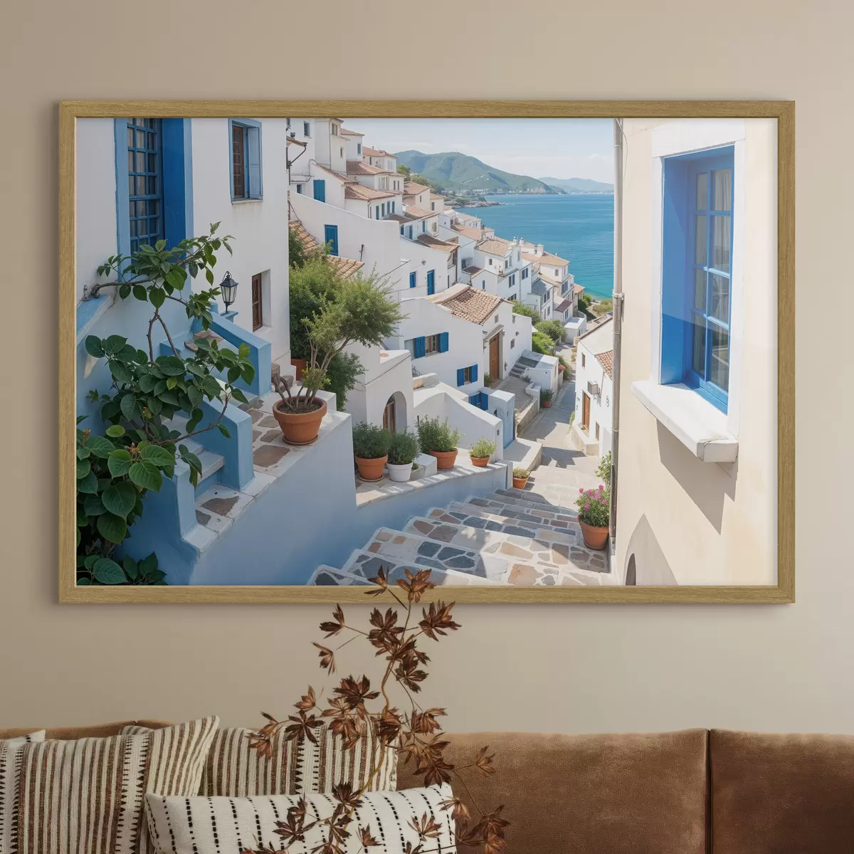 Poster Una pintoresca ciudad costera con edificios blancos, ventanas azules y plantas en macetas que bordean las calles estrechas f40148
