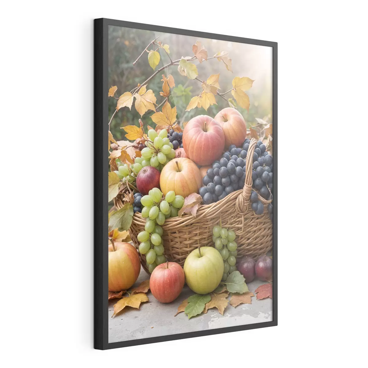 Poster Una canasta llena de diversas frutas de otoño, incluidas manzanas, uvas y peras, rodeadas de hojas caídas f40409