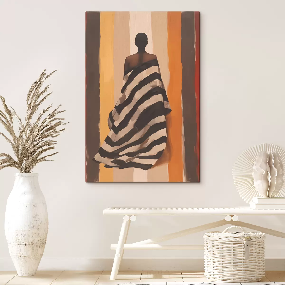 murales de pared Silueta de una mujer afroamericana con una capa de rayas sobre un fondo con rayas verticales, negro, beige, amarillo, rojo, marrón s40487