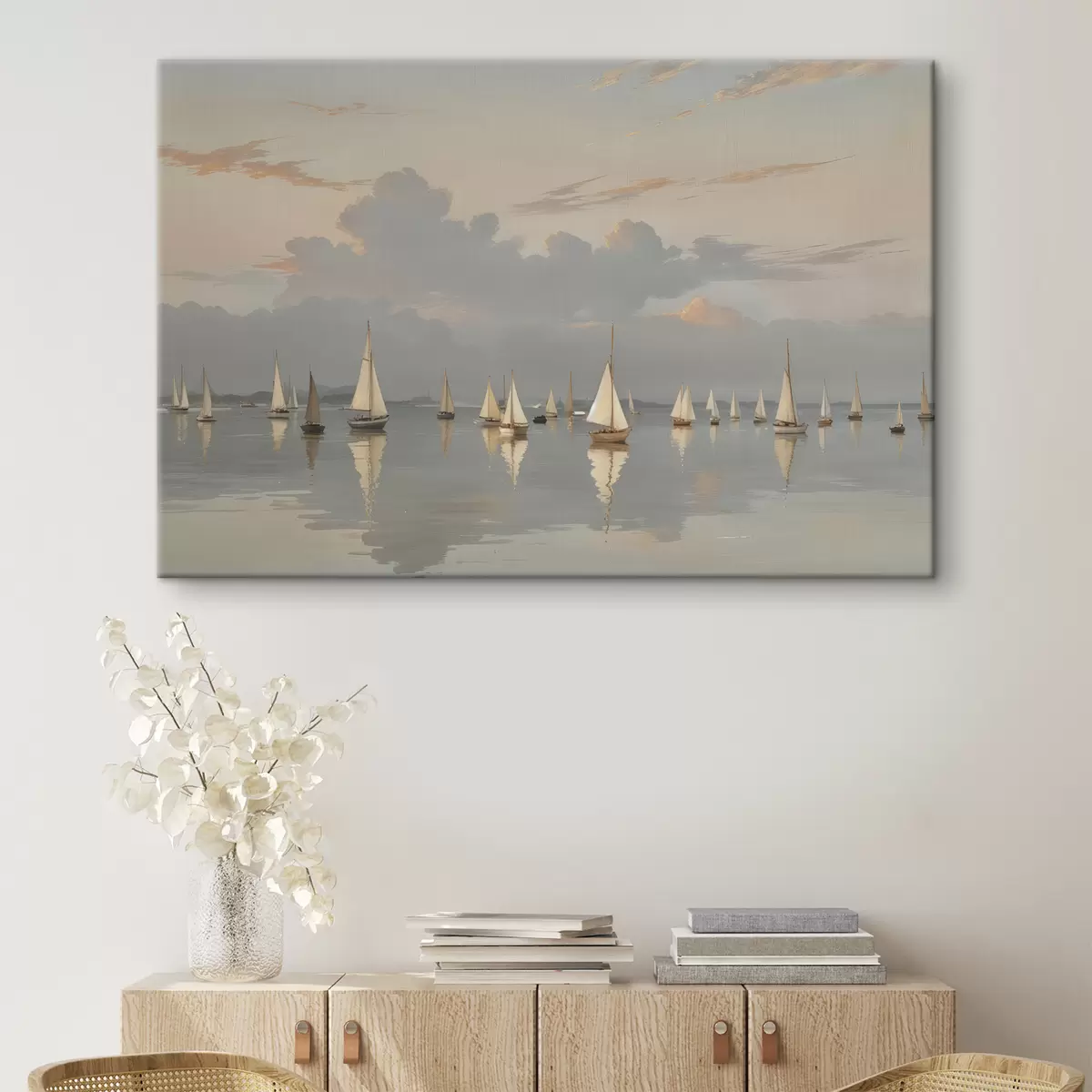 murales de pared Una flota de veleros blancos en una masa de agua tranquila y reflectante al atardecer, con un cielo nublado de fondo s40615