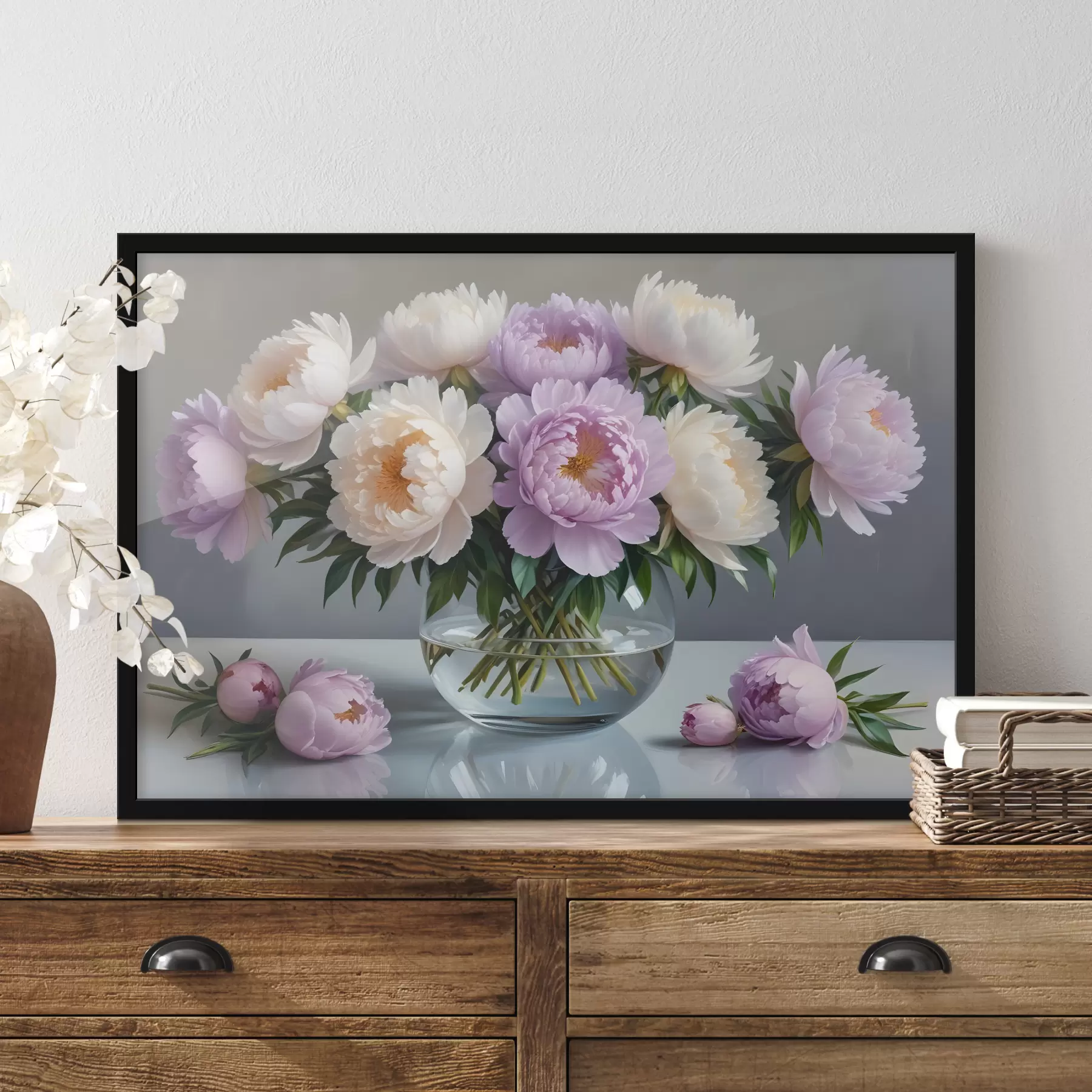 murales de pared Un ramo de grandes y exuberantes flores de peonía blancas y rosas en un jarrón de cristal sobre fondo gris f40610