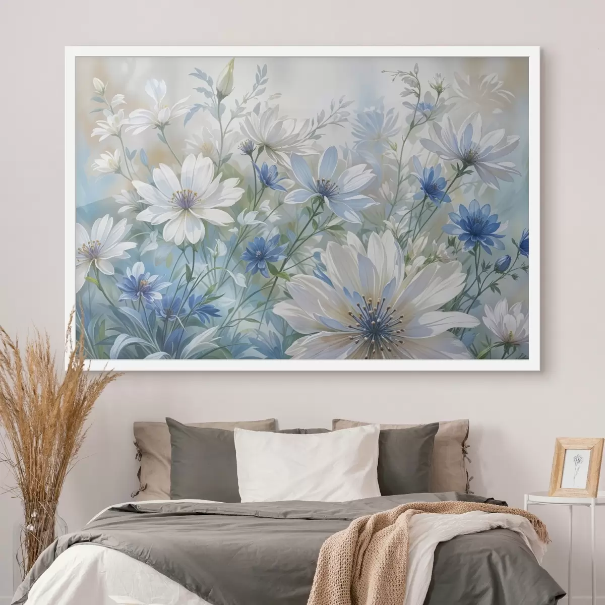 Poster Un campo de flores blancas y azules parecidas a margaritas con hojas y tallos verdes sobre un fondo suave y difuminado f41086