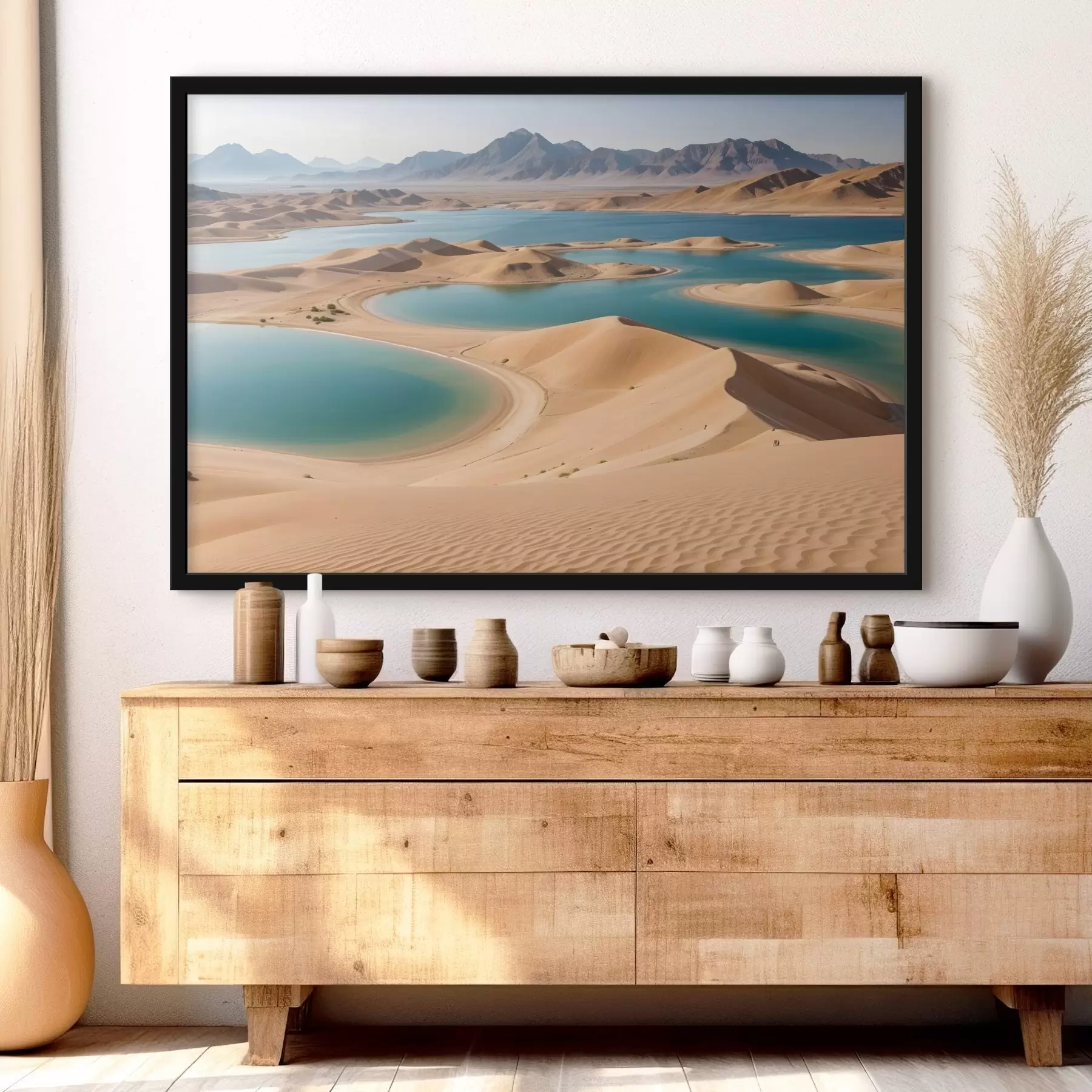 murales de pared Un vasto paisaje desértico con ondulantes dunas de arena y lagos de color turquesa, rodeado de escarpadas montañas f41087
