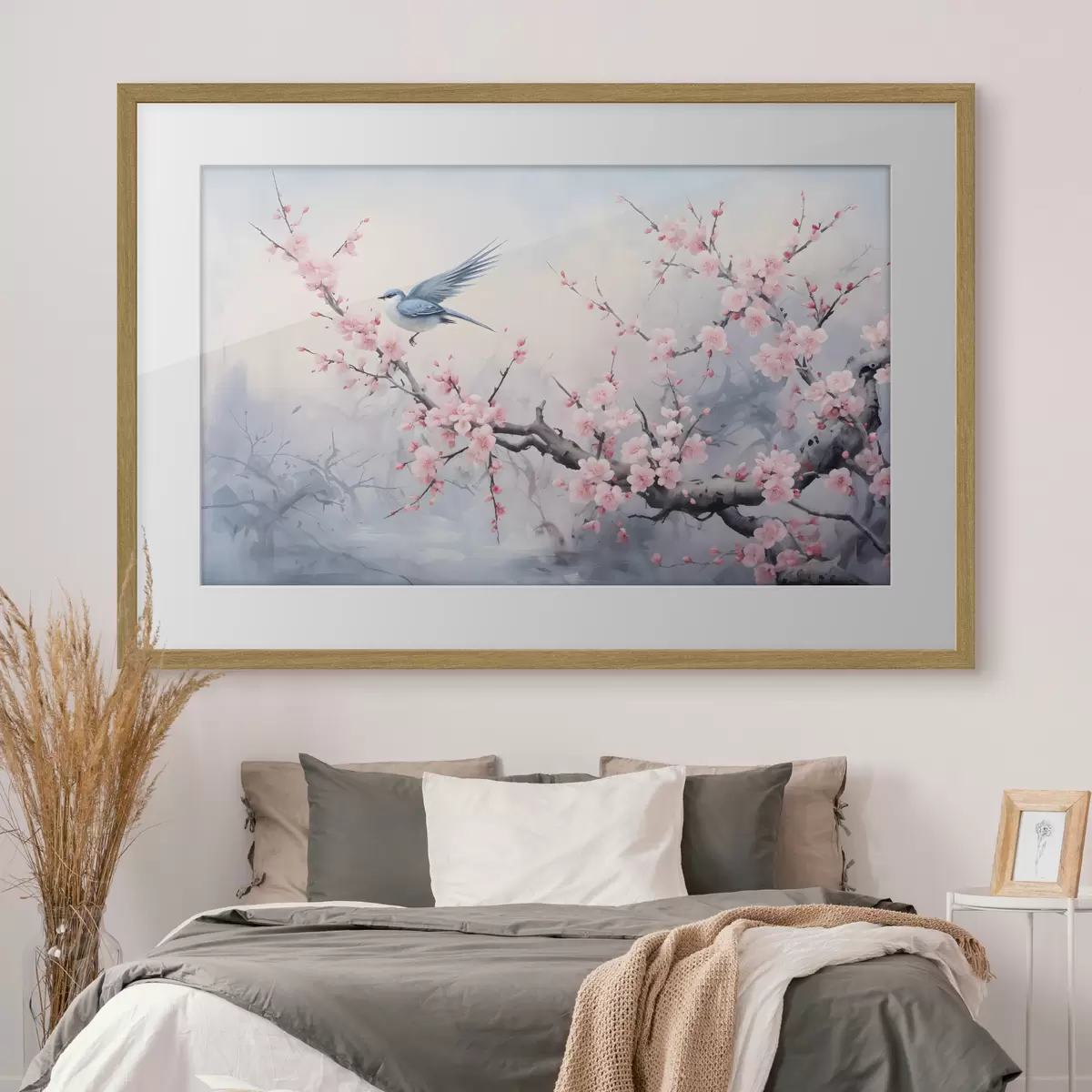 Poster Pájaro azul volando entre flores de cerezo rosa sobre un fondo apagado brumoso de primavera f41712