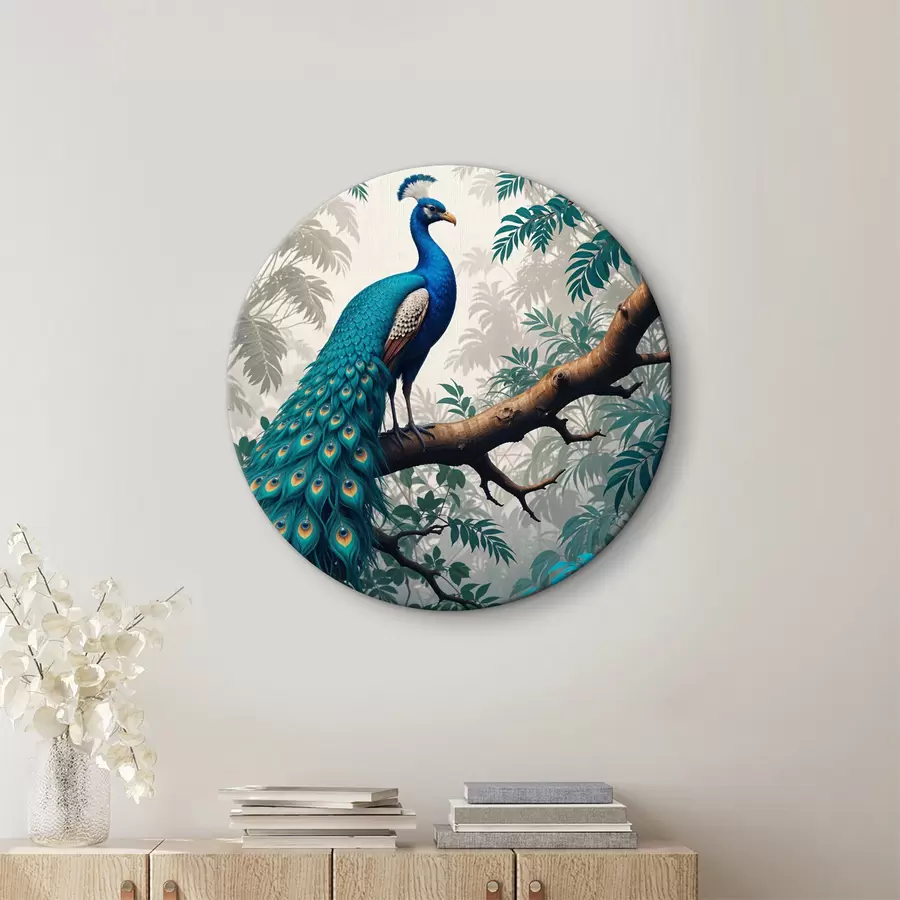 murales de pared Un pavo real azul vibrante posado en la rama de un árbol en un exuberante bosque tropical r39401