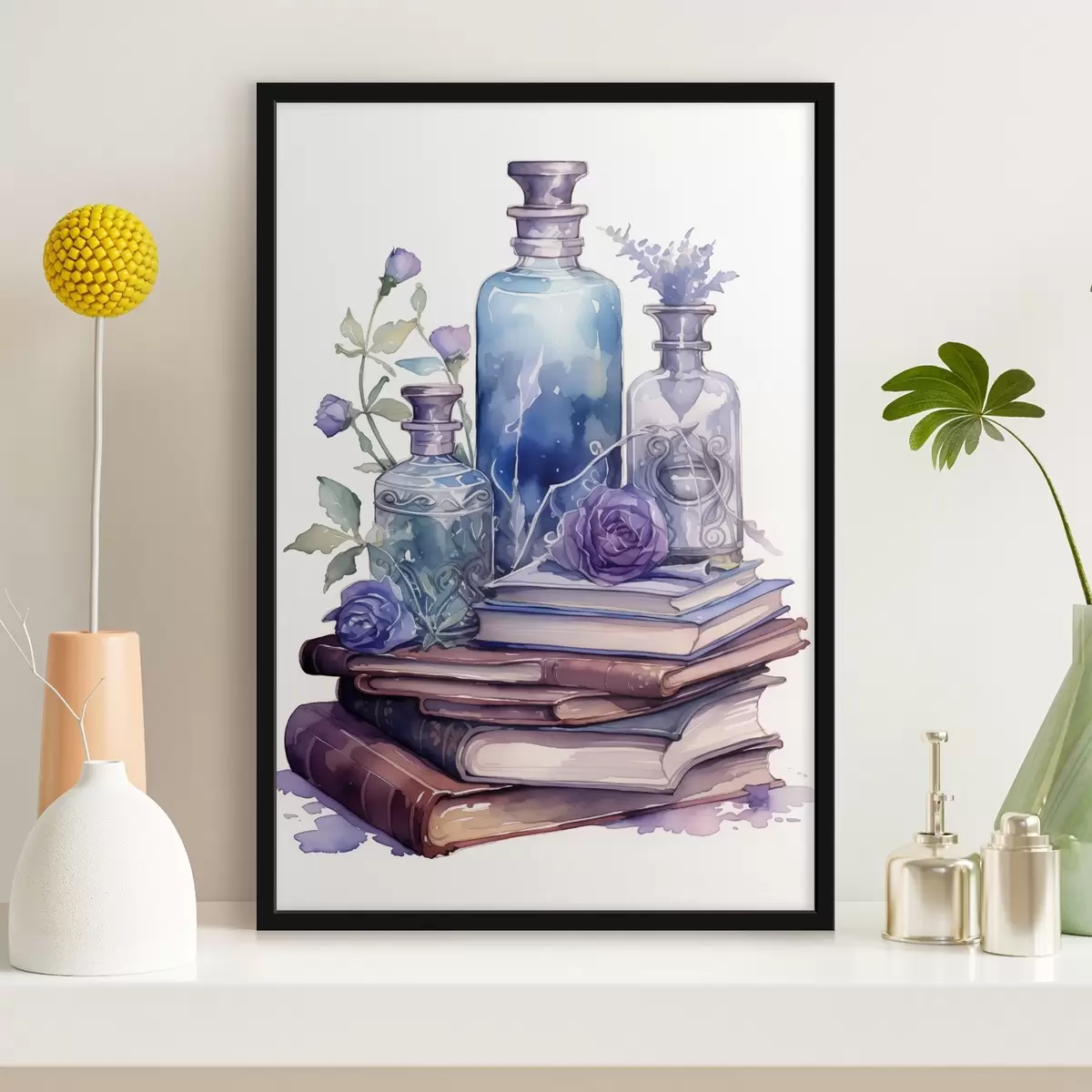 Poster Un bodegón con libros vintage, botellas de cristal en tonos azul-violeta y flores decorativas. f42574