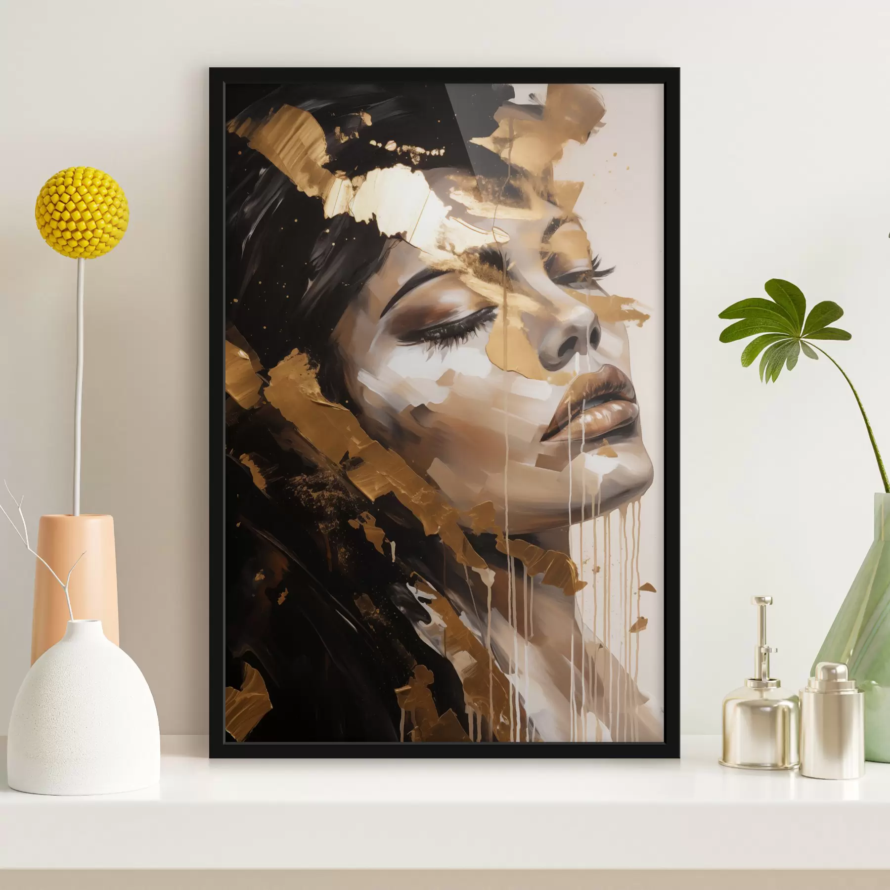 murales de pared Retrato abstracto de una mujer con expresión facial suave, realizado en tonos cálidos con pinceladas dinámicas que añaden profundidad y emoción. f42627