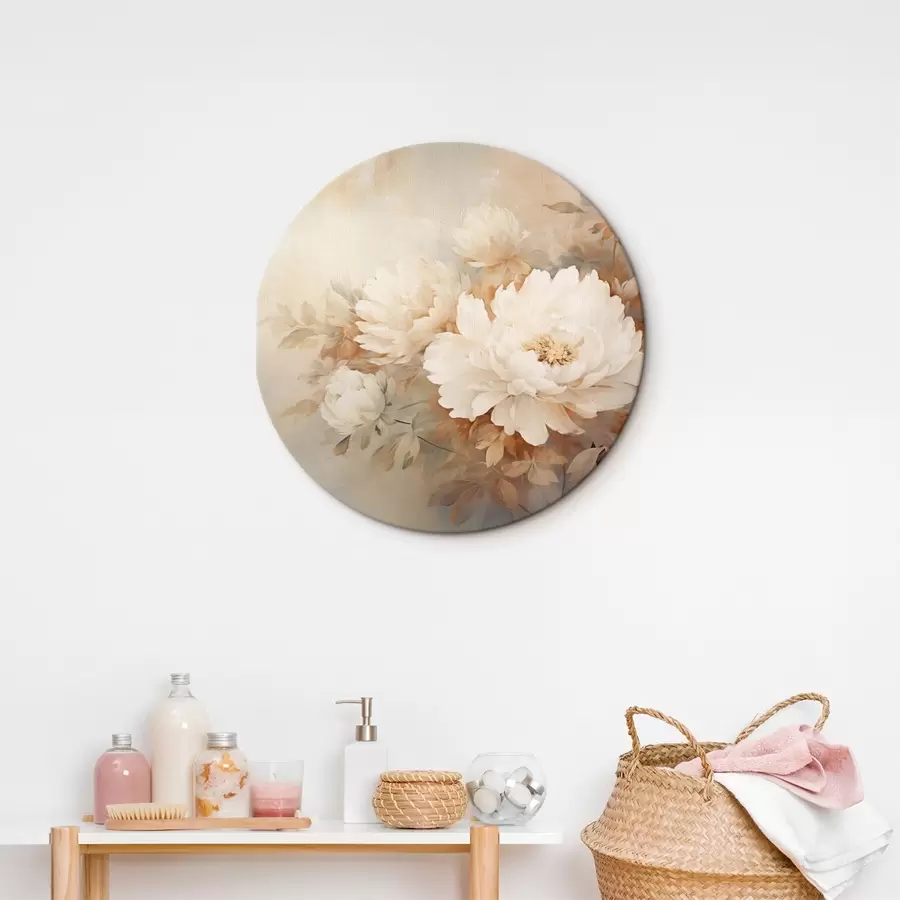 murales de pared Delicadas peonías en tonos crema pastel sobre un fondo difuminado, creando un ambiente suave y romántico r42558