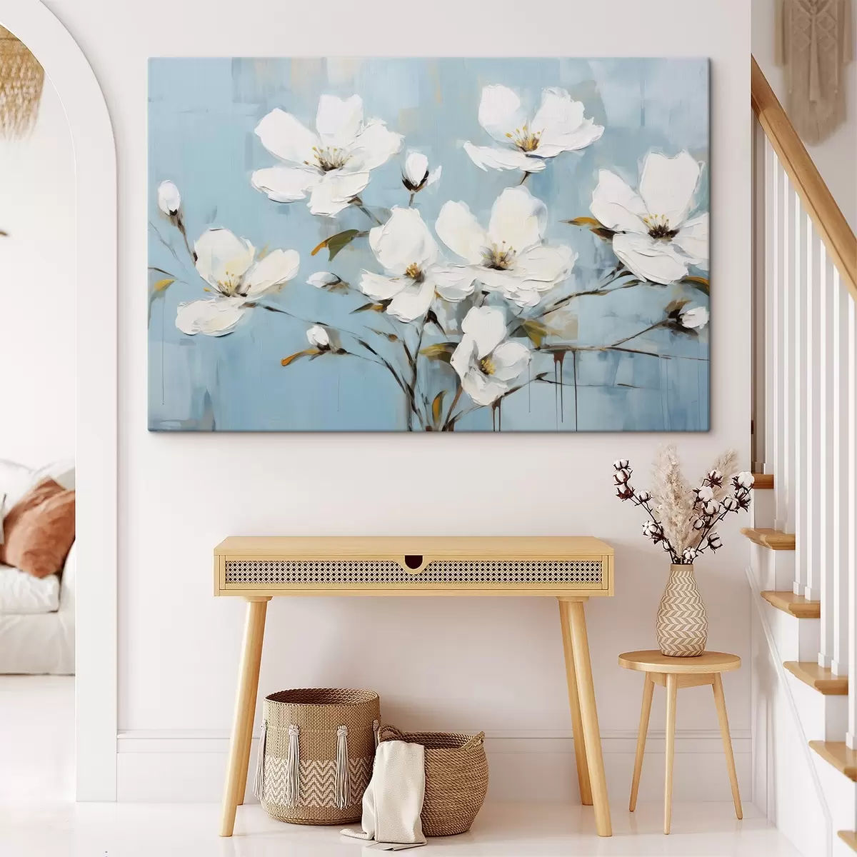 murales de pared Flores blancas con delicados pétalos y hojas verdes sobre un fondo azul claro imitación pintura al óleo s42719