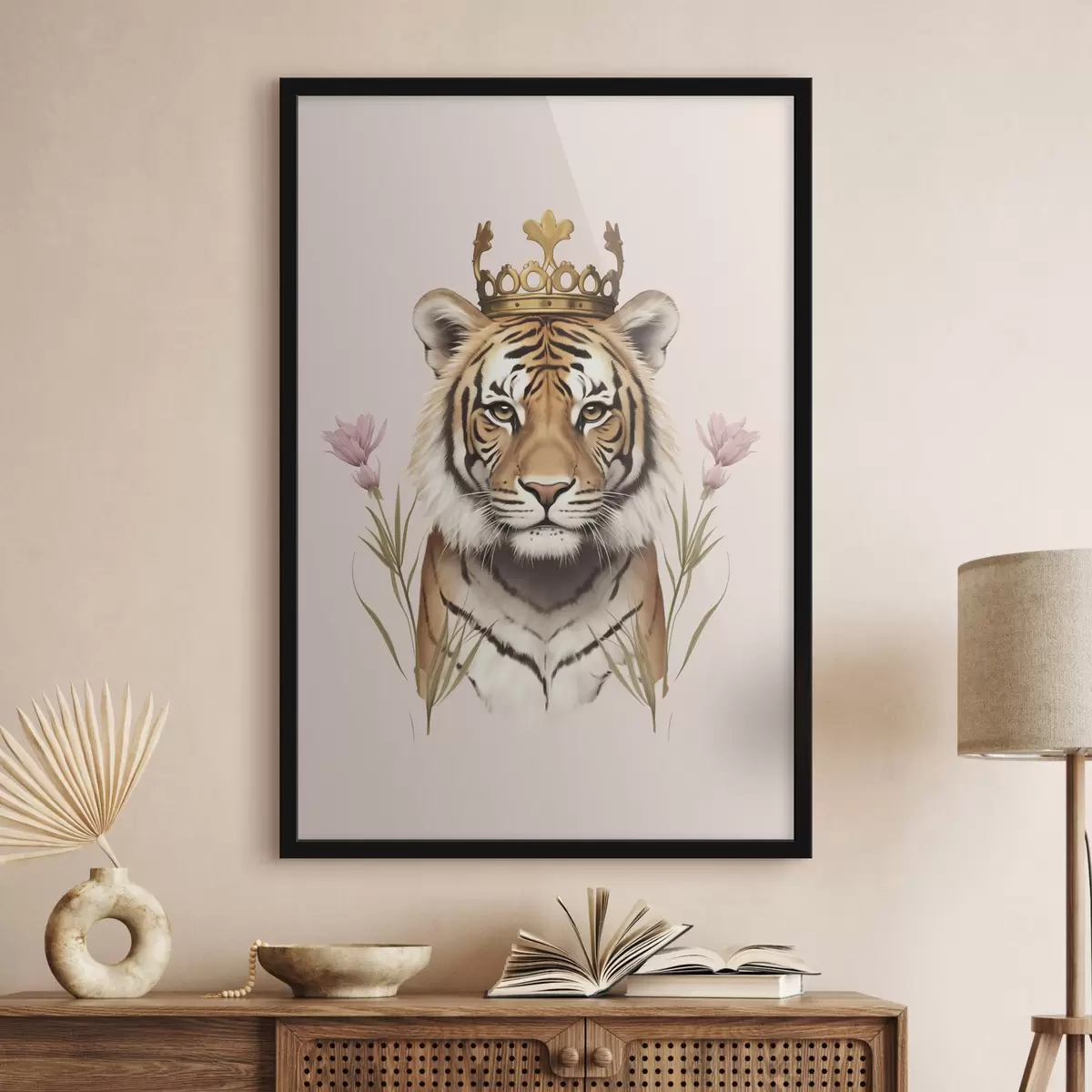 Poster Tigre con la corona de oro, fondo rosa, flores de tulipán f42782