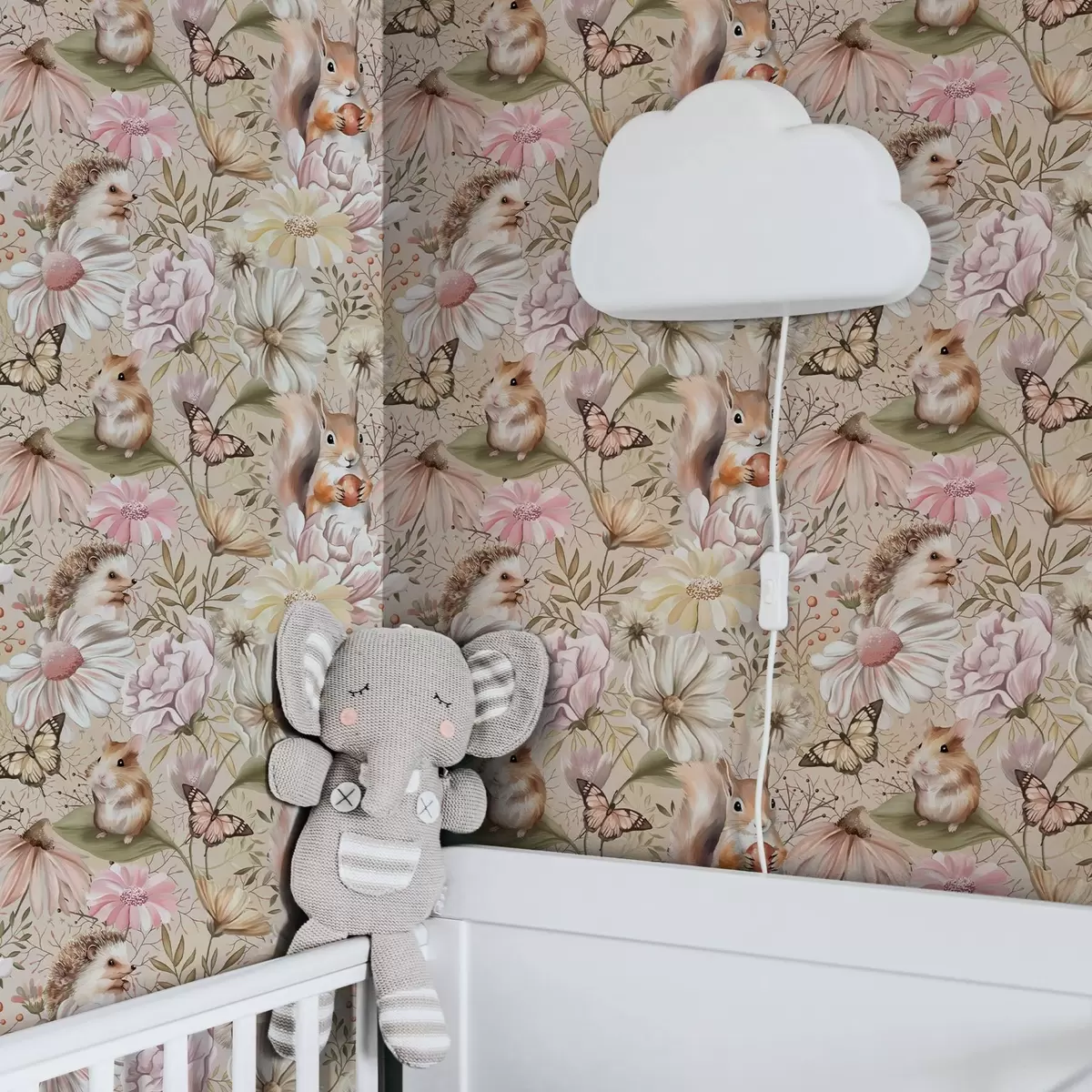 Papel pintado Simpático erizo, ardilla, hámster y mariposas con flores en colores pastel a00051