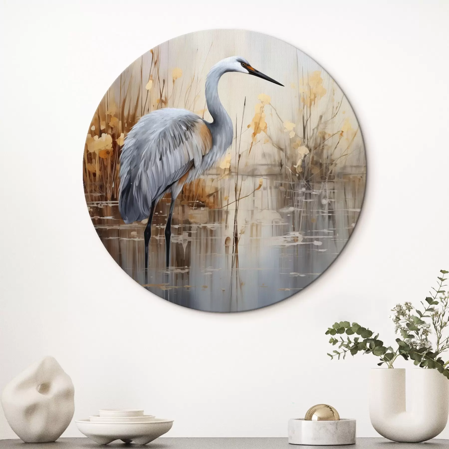 murales de pared Una garza real de pie en un estanque , rodeada de plantas altas y delgadas, el fondo es una suave mezcla de beige y blanco r43398