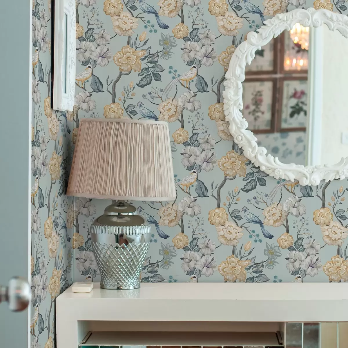 Papel pintado Flores y pájaros sobre fondo azul a00134