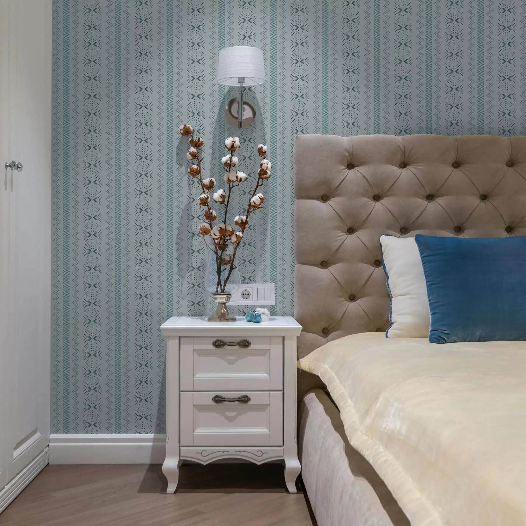 murales de pared Geometría con bordado ucraniano sobre fondo azul a00139