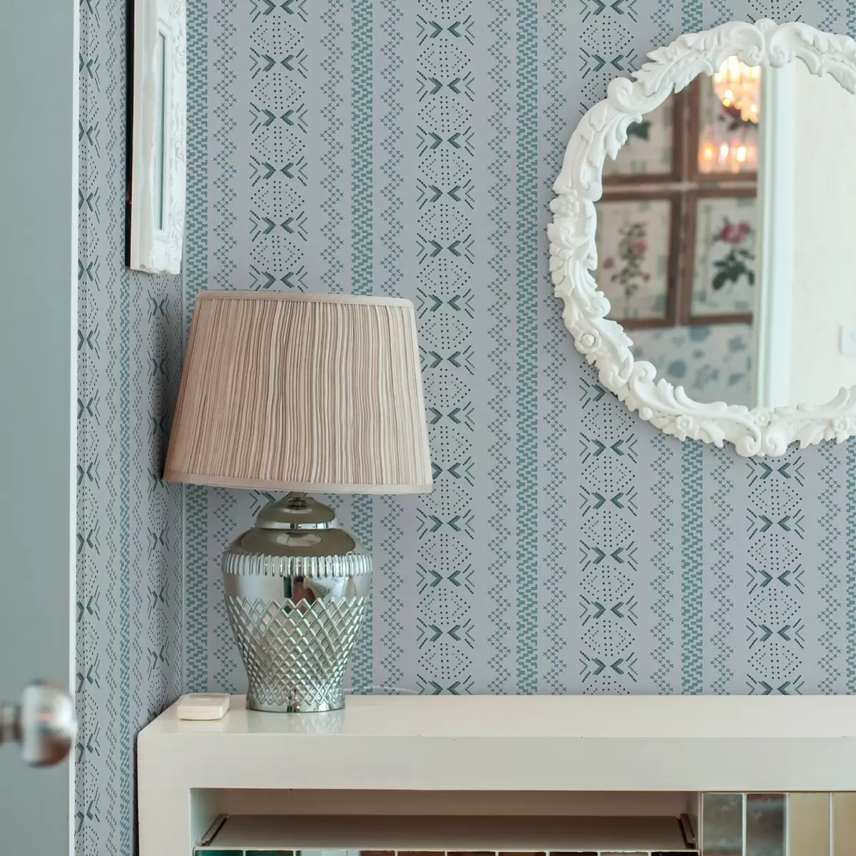 Papel pintado Geometría con bordado ucraniano sobre fondo azul a00139