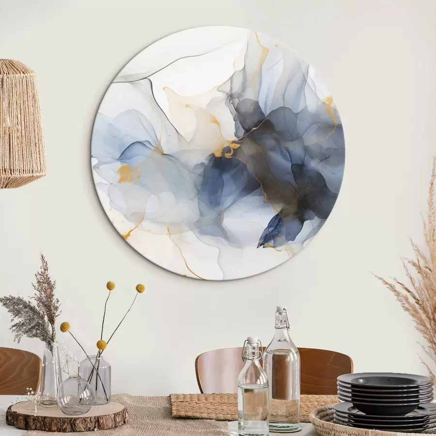 murales de pared Pintura abstracta con tinta azul, formas fluidas y orgánicas, texturas delicadas sobre fondo blanco r44397