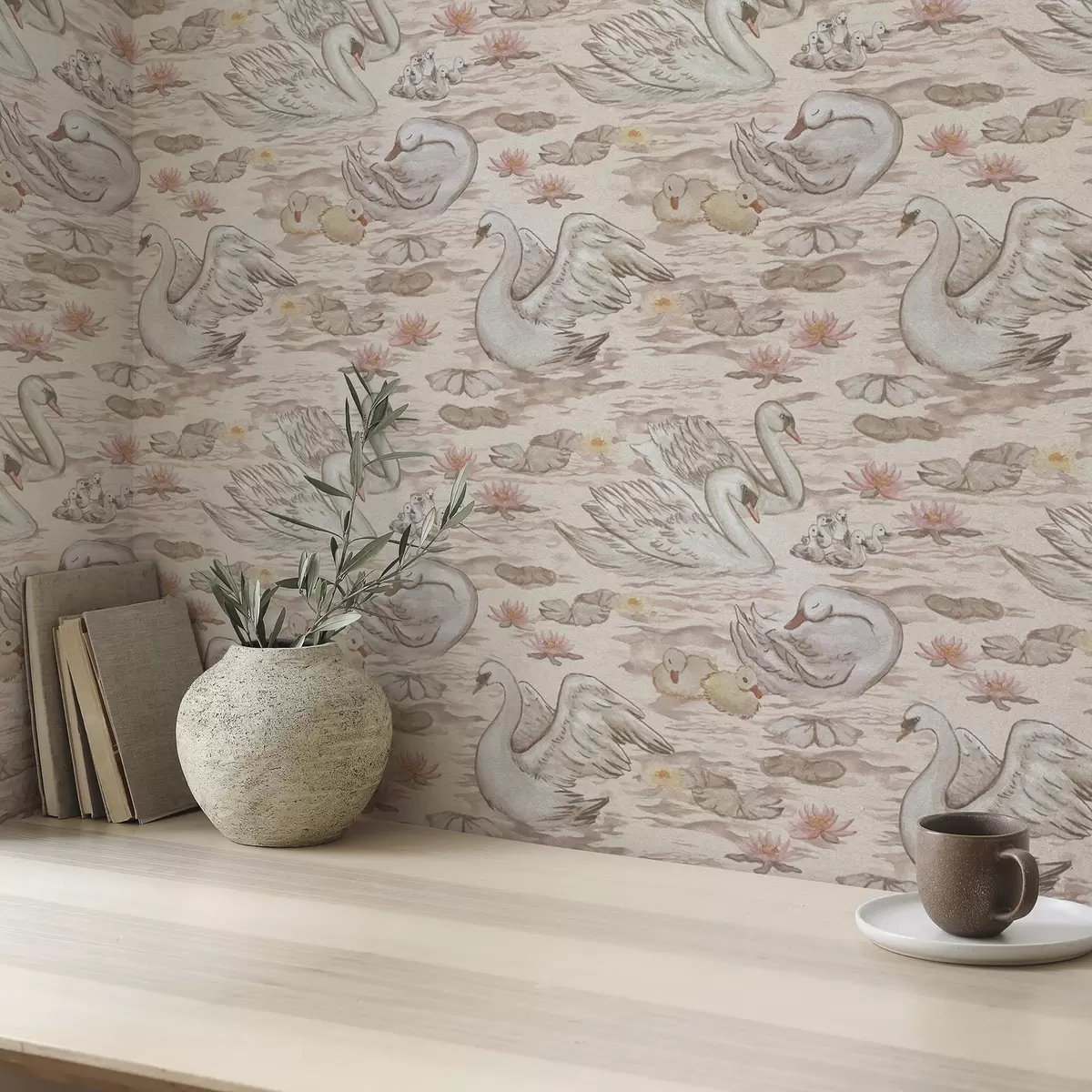 Papel pintado Cisnes con polluelos sobre fondo rosa con nenúfares a00176