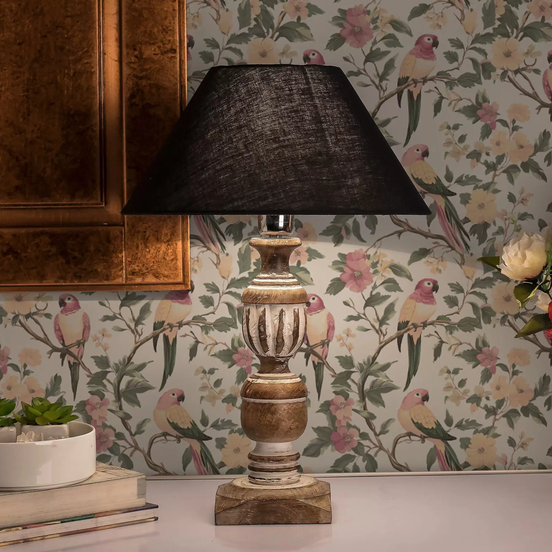 murales de pared Pájaros tropicales sobre ramas floridas en colores pastel a00199