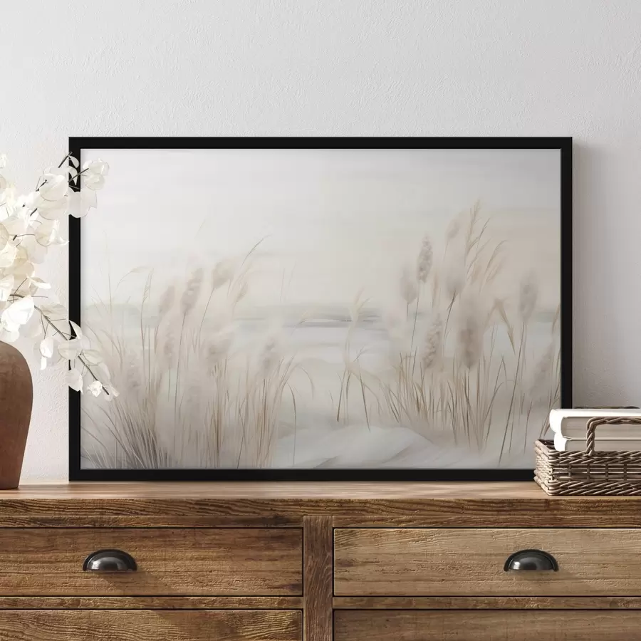 murales de pared Cañas beige en primer plano, con cabezas de semillas, suaves y delicadas , un fondo borroso y un cielo claro f44851