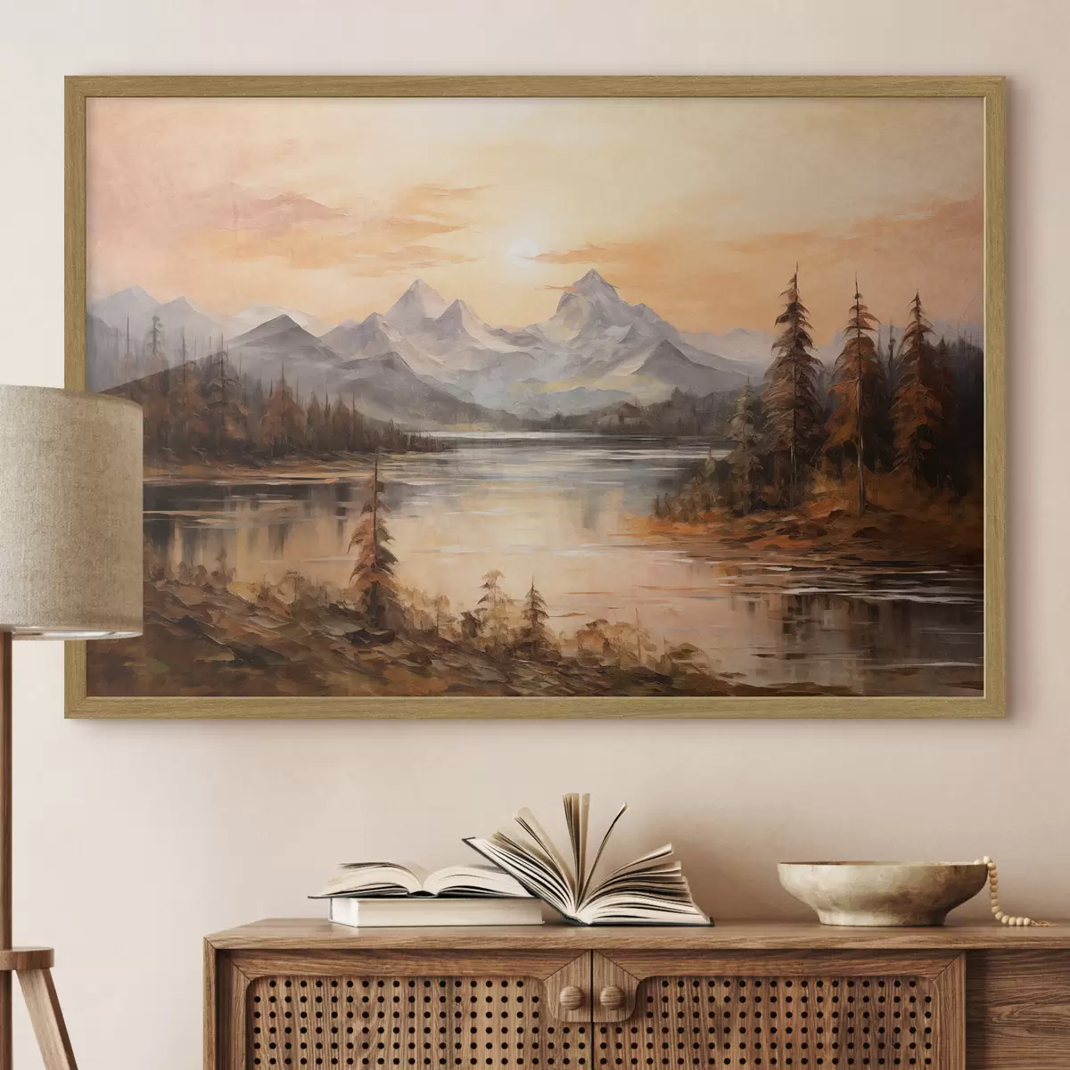 Poster Paisaje con un lago rodeado de árboles y montañas al fondo, cielo anaranjado con el sol f44857
