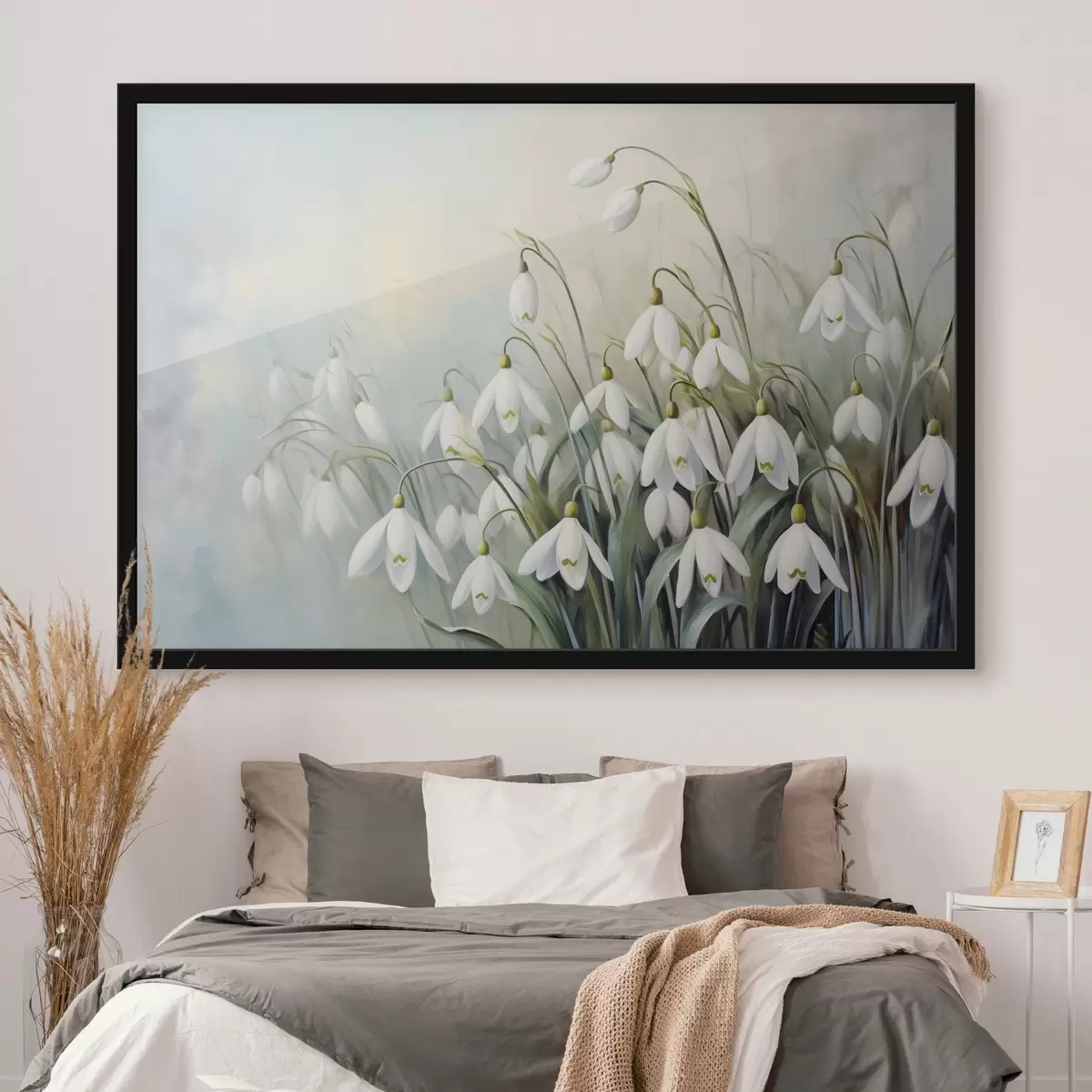 Poster Flores blancas de campanillas de invierno con tallos y hojas azules y verdes, pinceladas suaves, fondo difuminado f44864