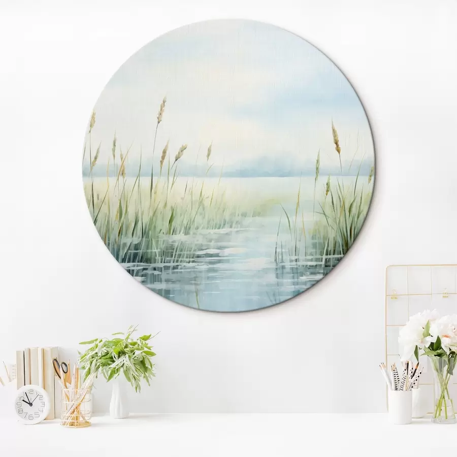 murales de pared Una pintura de acuarela imitación de hierba alta que crece cerca del agua , cielo nublado y fondo borroso r44860