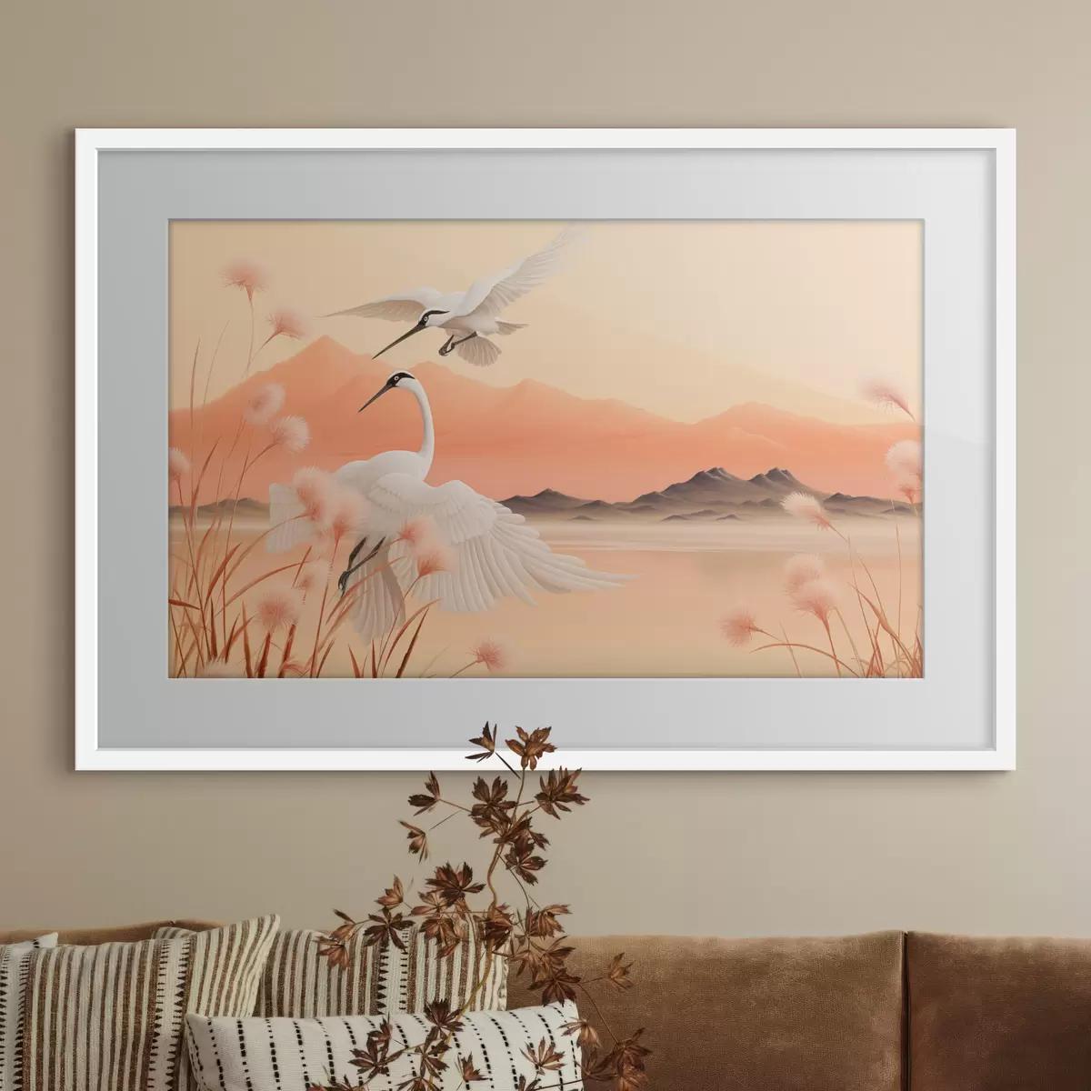 Poster Grullas blancas con juncos rosas en primer plano, montañas y un lago al fondo, luz suave anaranjada f44925