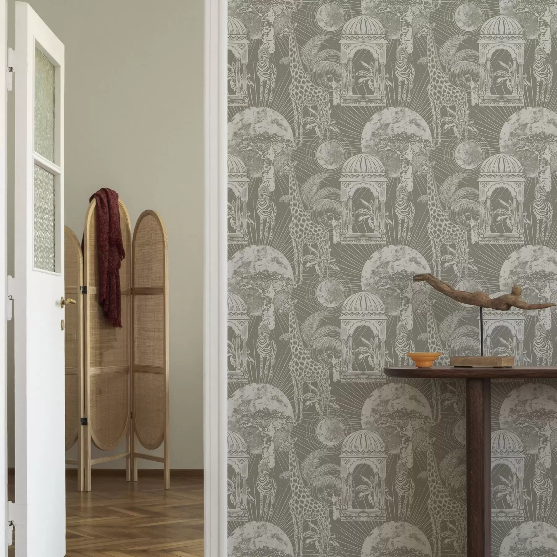 murales de pared Jirafa y cebra sobre un fondo de arquitectura y árboles tropicales a00276