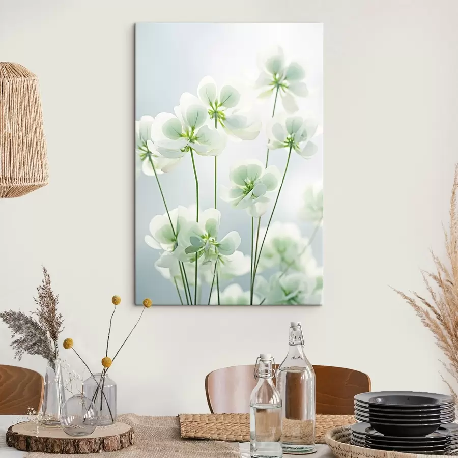 murales de pared Flores de trébol blanco con tallo y hojas verdes, iluminación suave, fondo limpio, composición minimalista, botánica s45172