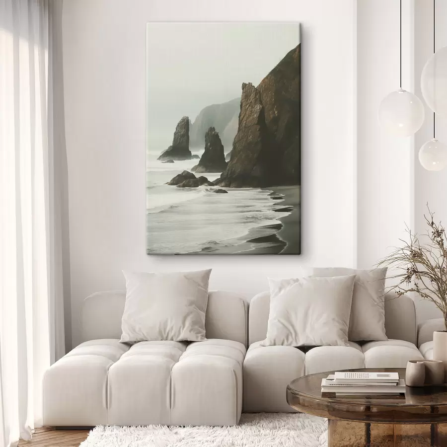 murales de pared Acantilados rocosos y litoral marino, olas rompiendo en la orilla, paisaje con una atmósfera malhumorada, tonos terrosos s45193