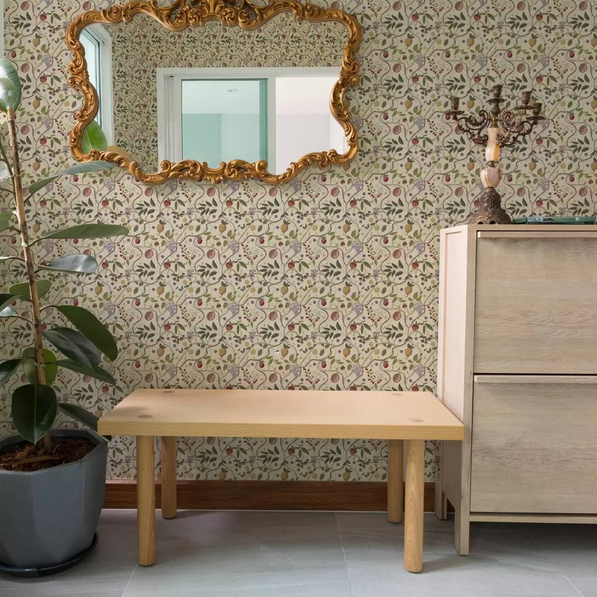 Papel pintado Motivo frutal con bayas, ramas y flores a00428