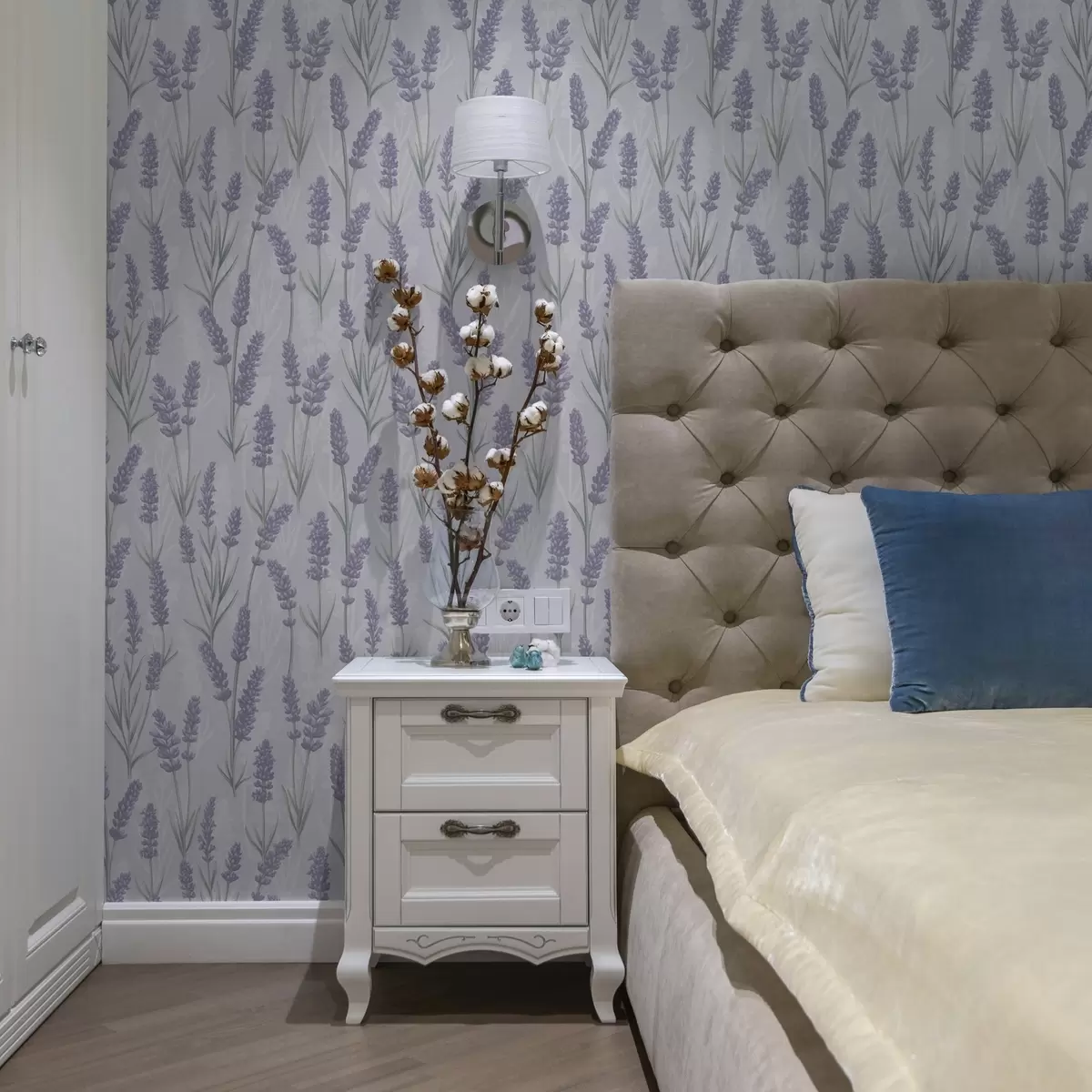 Papel pintado Ramitas de lavanda en una paleta de acuarela púrpura pálido a00447