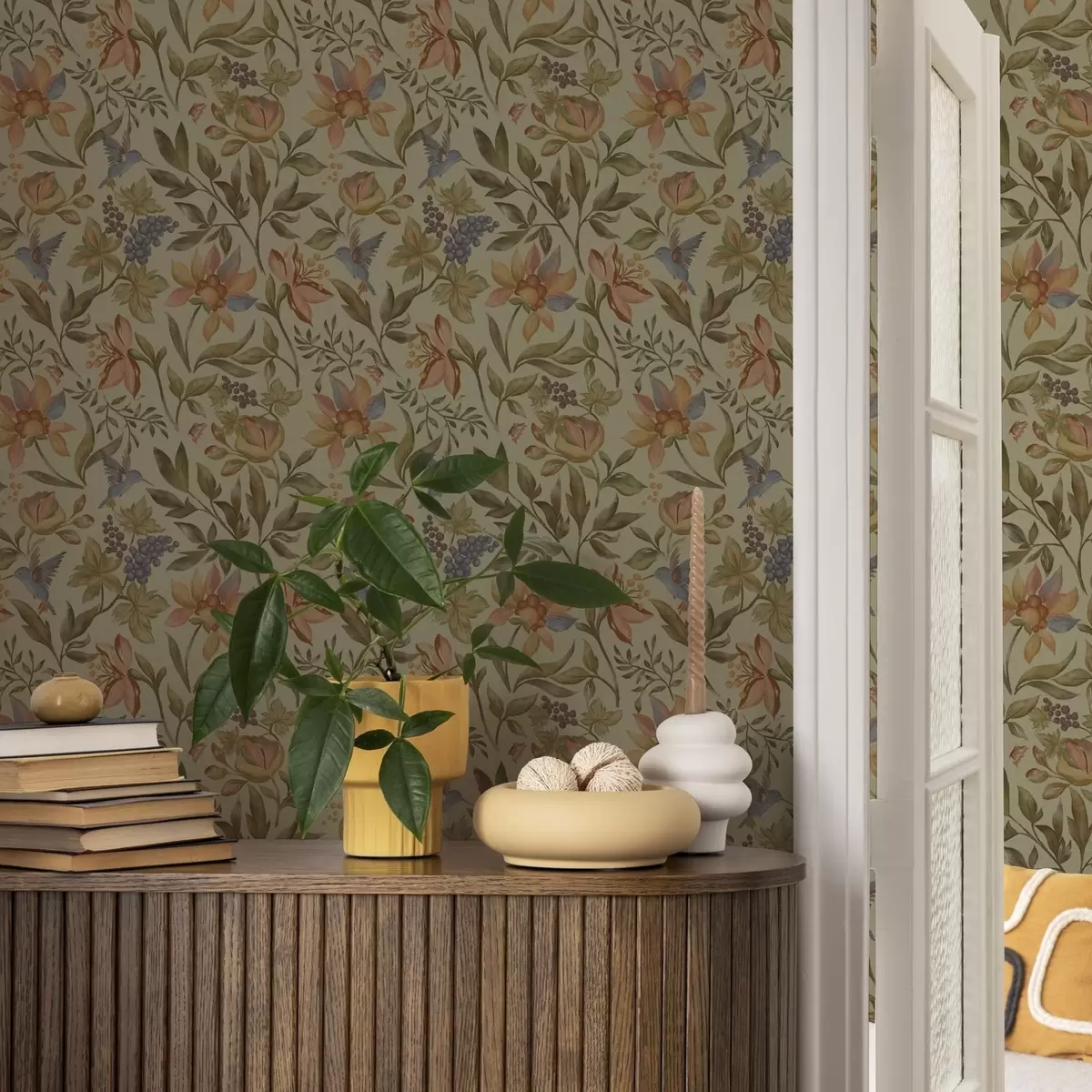 Papel pintado Flores y pájaros vintage con uvas sobre fondo oliva a00594