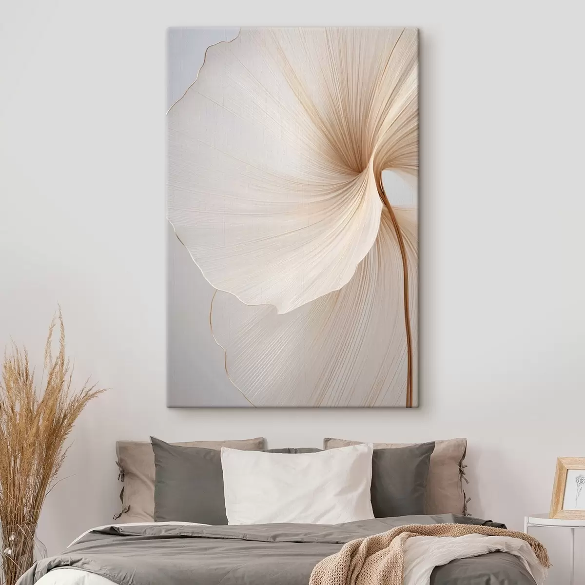 murales de pared Flores abstractas con pétalos finos y delicados en tonos blancos y beige s45922