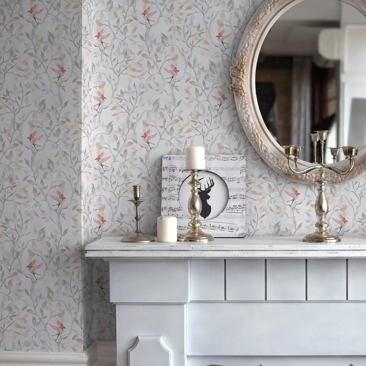 Papel pintado Ramas ligeras con hojas y pájaros en tonos melocotón a00716