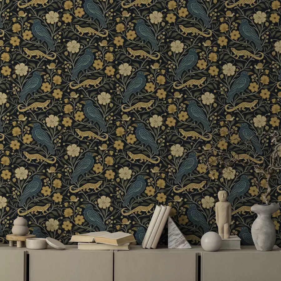 murales de pared Pájaros, lagartos y caracoles entre flores sobre un fondo oscuro a00691