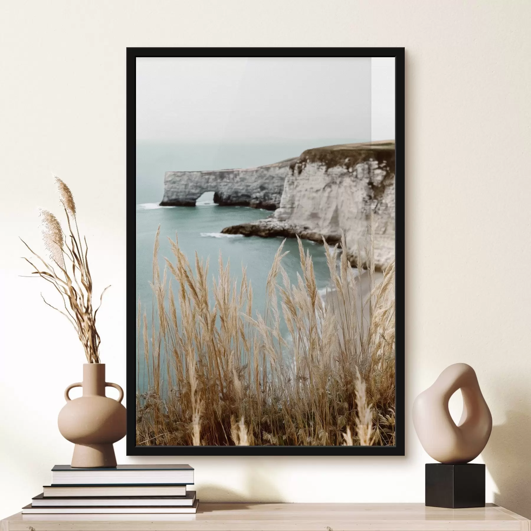 murales de pared Acantilados costeros con juncos en primer plano f46141