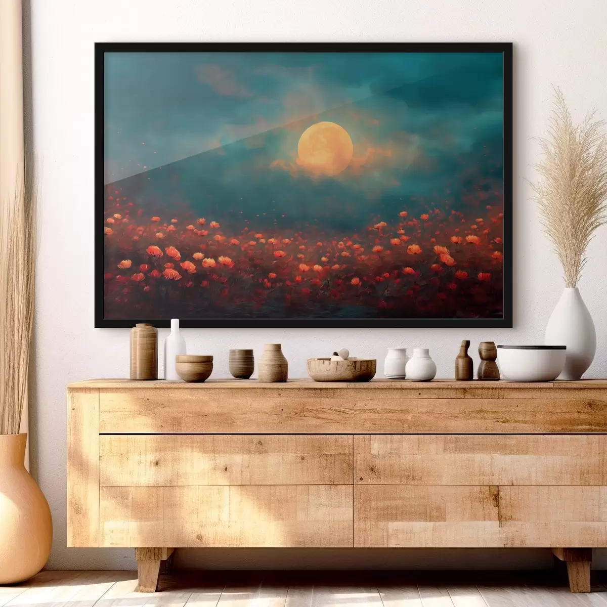 Poster Luna sobre un campo de flores rojas en un cielo brumoso al atardecer f46167