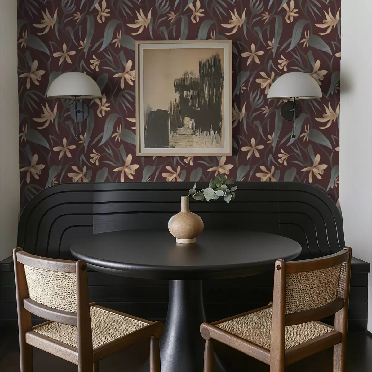 Papel pintado Flores color crema con hojas grises sobre fondo burdeos. a00833