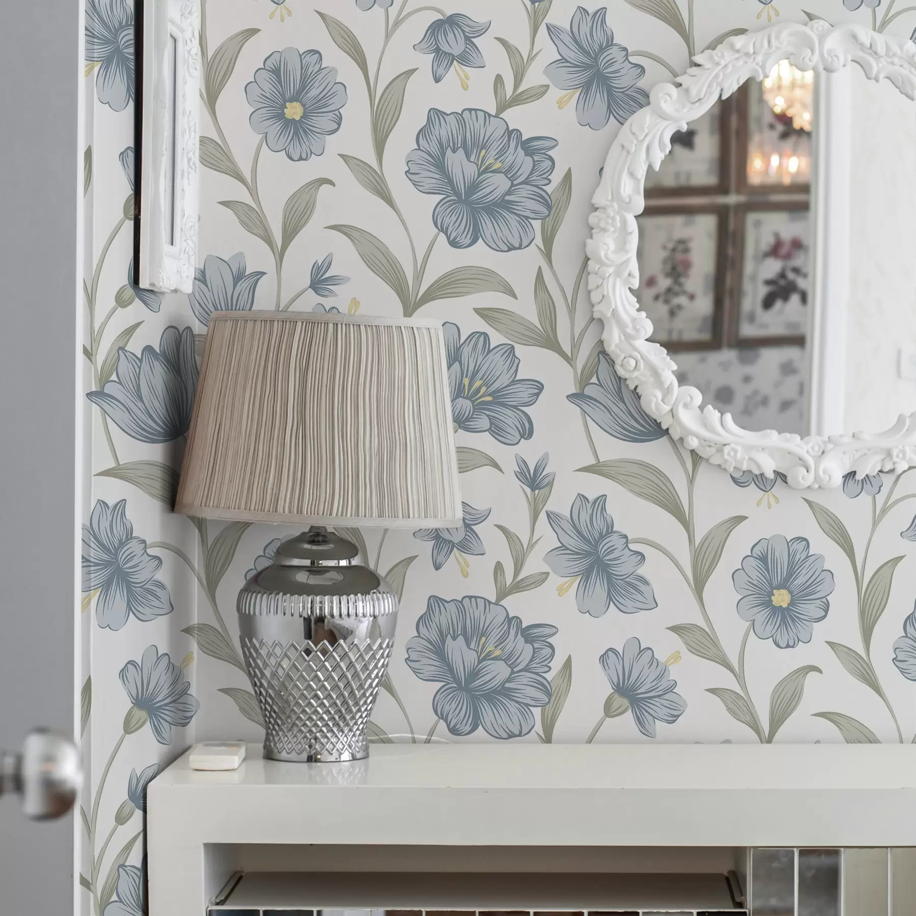 murales de pared Flores azules polvorientas con hojas de olivo sobre fondo blanco. a00780